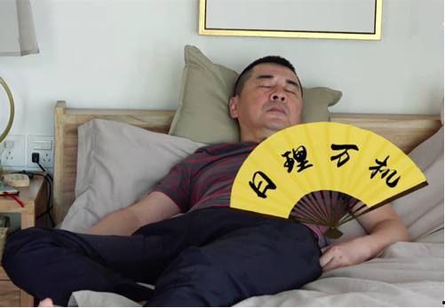 娱乐圈要谨慎吃瓜吗,谨慎吃瓜,理性看待流言蜚语